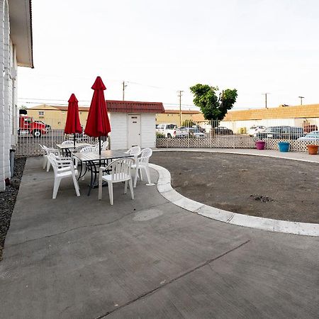 Oyo Hotel Hermiston Or, Downtown Exterior photo